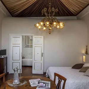 https://la-dimora-dei-monaci.it-tuscanyhotel.com